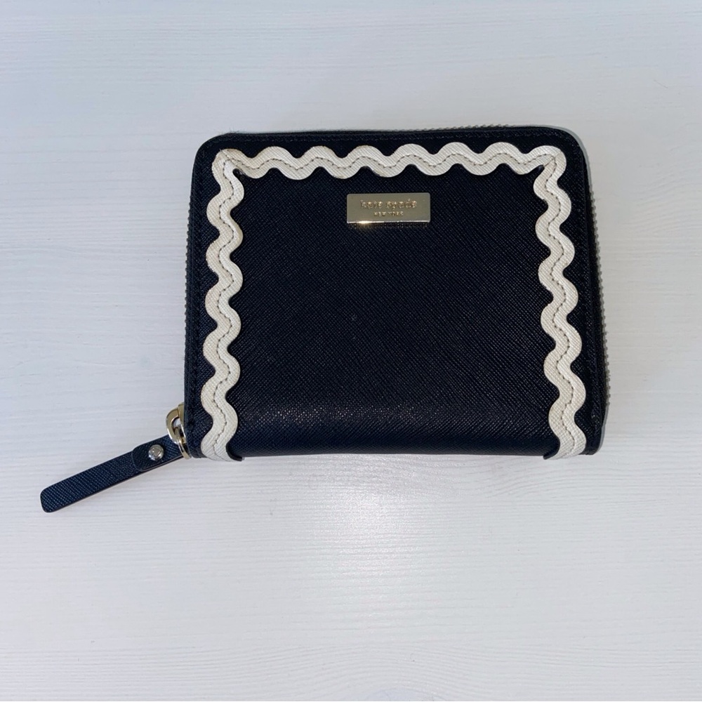 Kate Spade Black And White Ric Rac Cameron Street Lacey Zip Wallet
